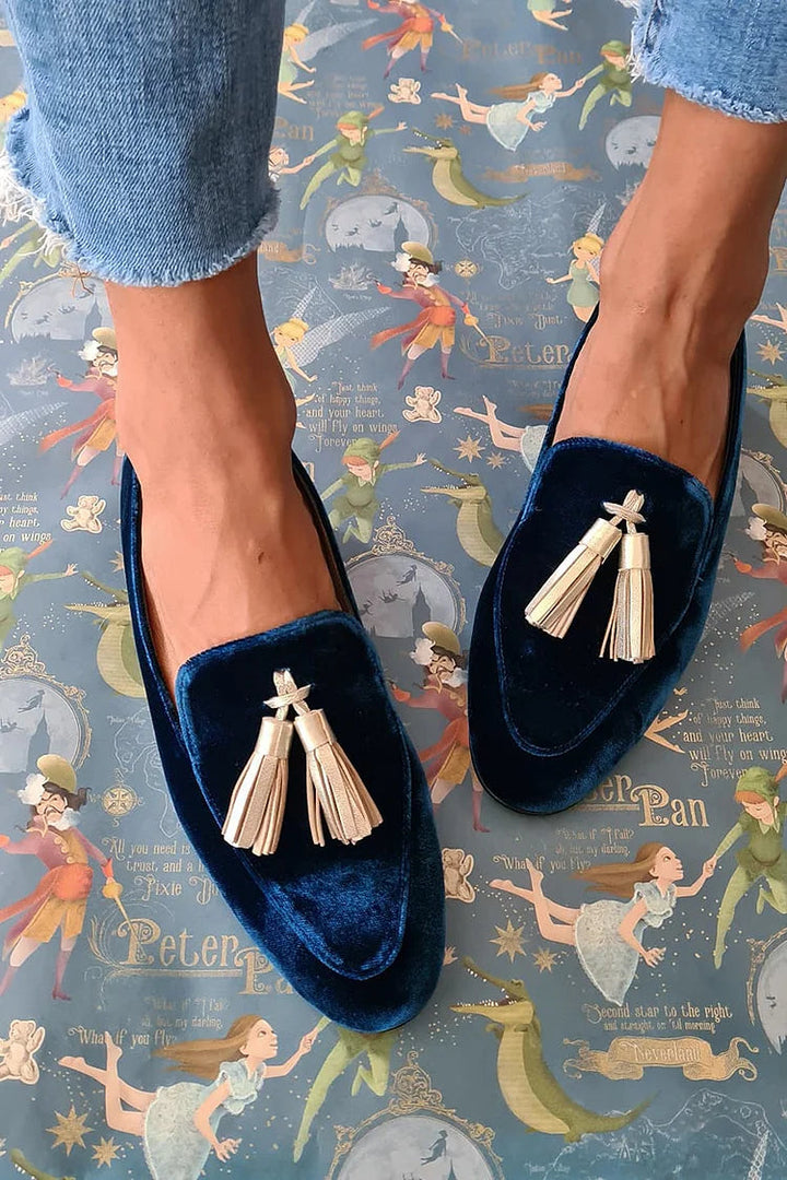 NORTHLINE STUDIO | MIDNIGHT ELEGANCE LOAFERS WITH CHAMPAGNE TASSELS