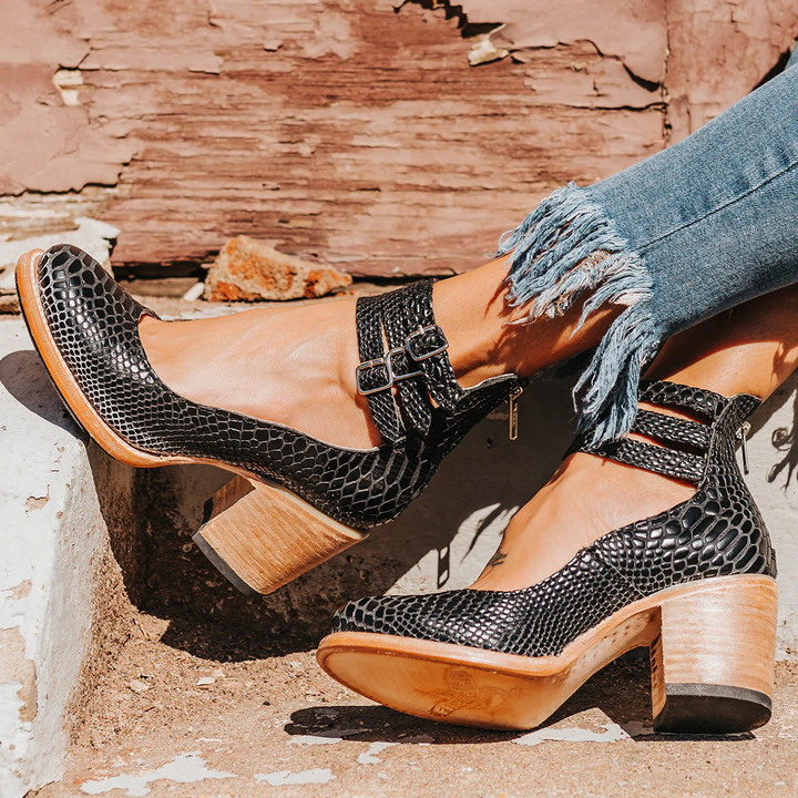 HARPER | VINTAGE STRAP BLOCK HEELS
