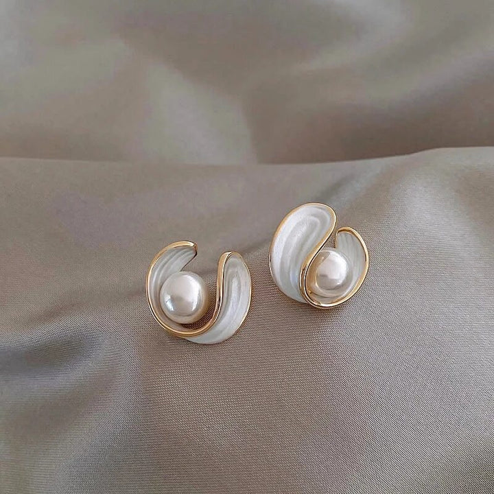 Felicia I Classy Earrings