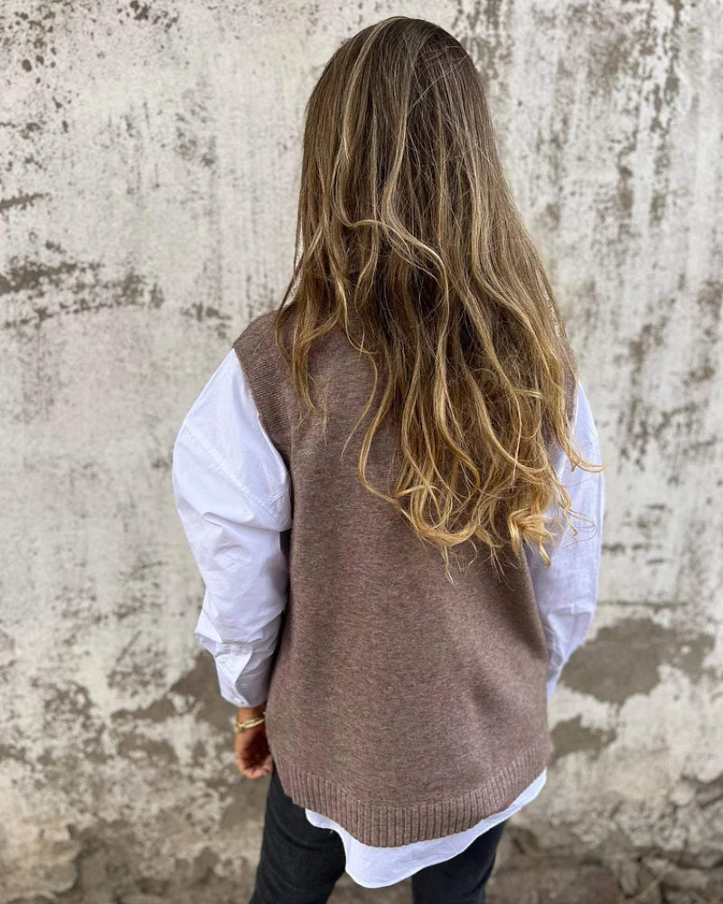 NORTHLINE STUDIO | CLASSIC KNIT VEST