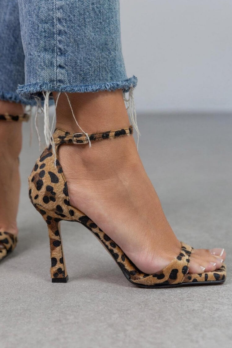 NORTHLINE STUDIO | LEOPARD PRINT HEELS