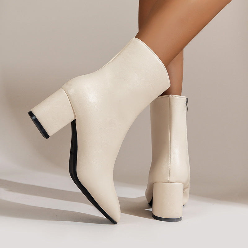 NORTHLINE STUDIO | GLOSSY WHITE ANKLE BOOTS