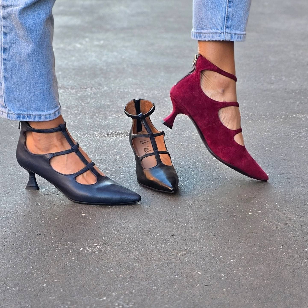 NORTHLINE STUDIO | DECOLLETE WITH STRAPS AND LOW HEEL