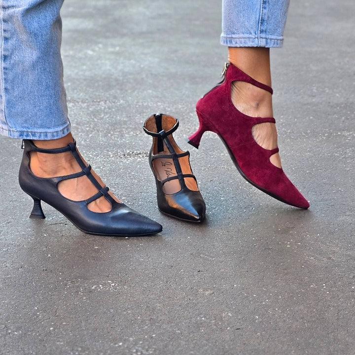 NORTHLINE STUDIO | DECOLLETE WITH STRAPS AND LOW HEEL