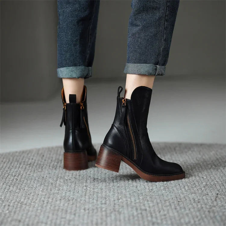 NORTHLINE STUDIO | ZIP-DETAIL BLOCK HEELED BOOTS