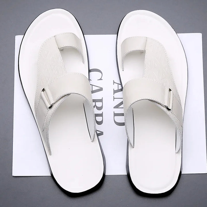 LIAM | CLASSIC TOE-LOOP SANDALS