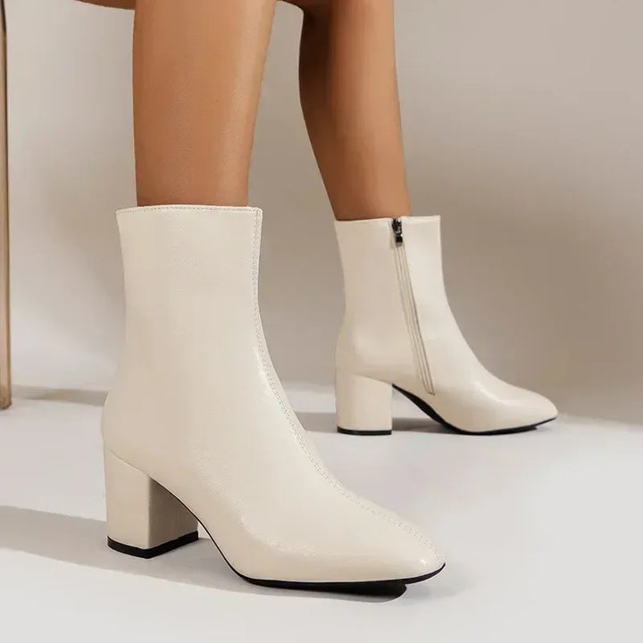 NORTHLINE STUDIO | GLOSSY WHITE ANKLE BOOTS